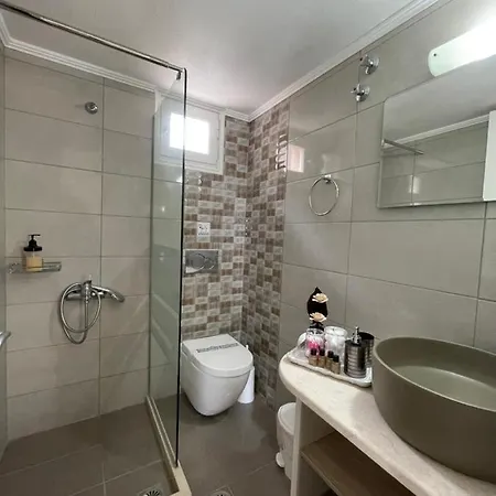 Sea View Apts & By Pachiplex Apartment *
